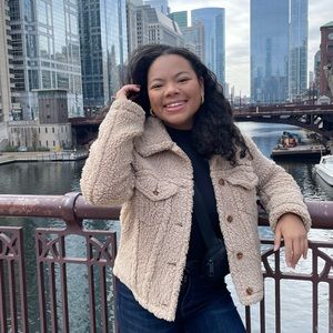 Aritzia Wilfred sherpa teddy trucker button jacket